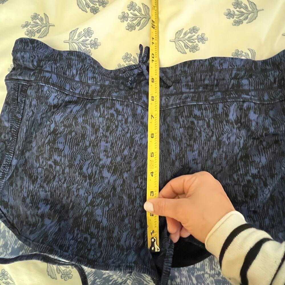 Athleta Surge Swim Short Geo Print Athleisure Women Navy Medium - Picture 10 of 10